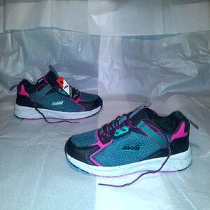 Avia Walking/Running Sneakers Brand NEW, Women 7.5